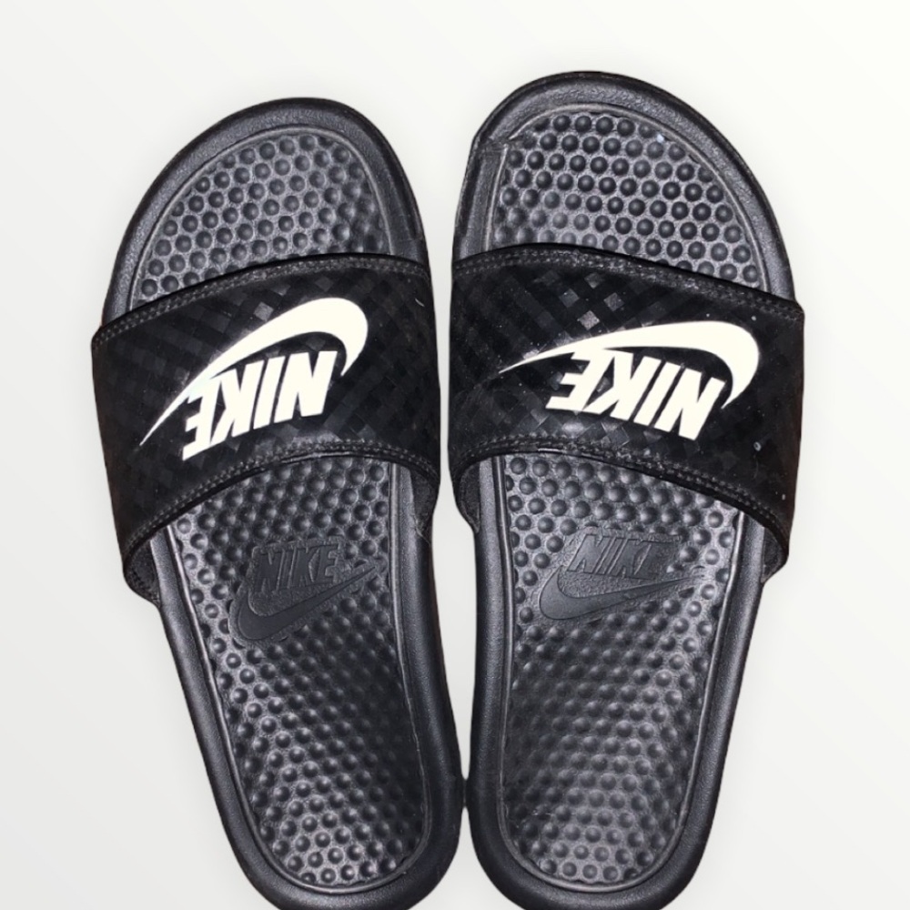 COPY - Nike slides